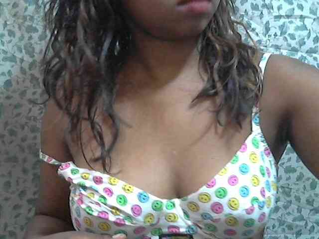 valeria223 webcam