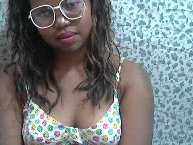 valeria223 webcam