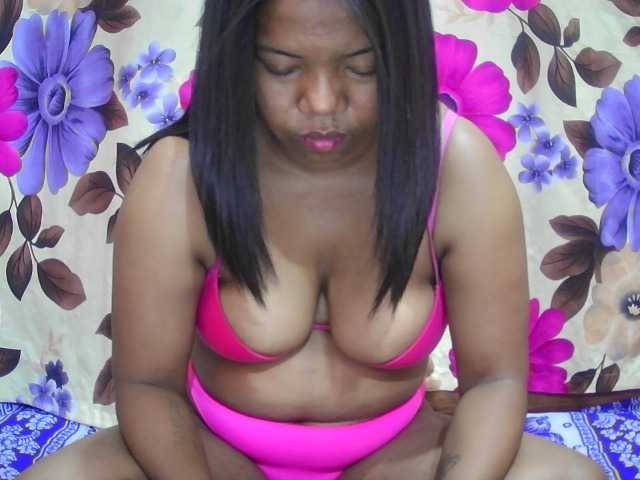 lesly11 from BongaCams is Freechat