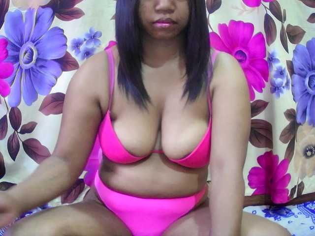 lesly11 Live Cam on BongaCams