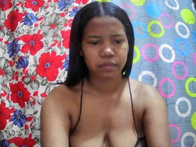 lesly11 webcam