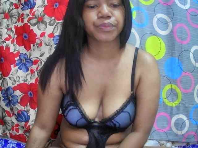 lesly11 webcam