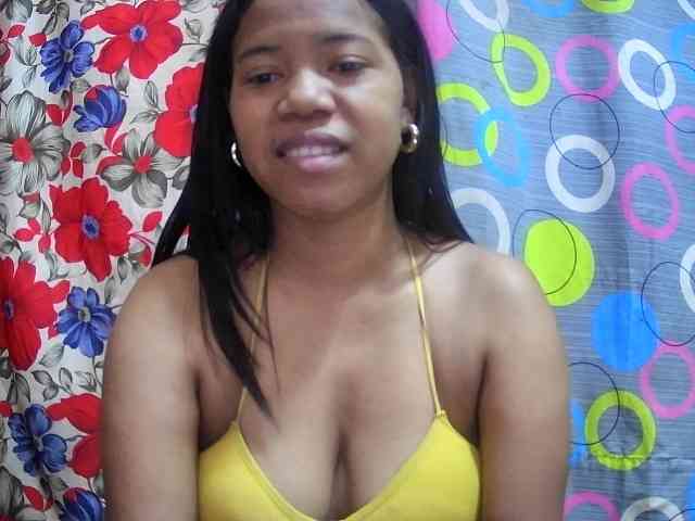 lesly11 webcam