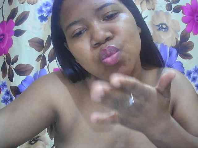 lesly11 Live Webcam on BongaCams