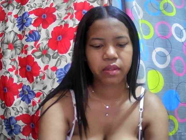 lesly11 webcam