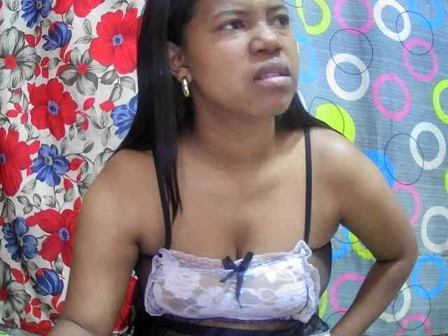 lesly11 webcam