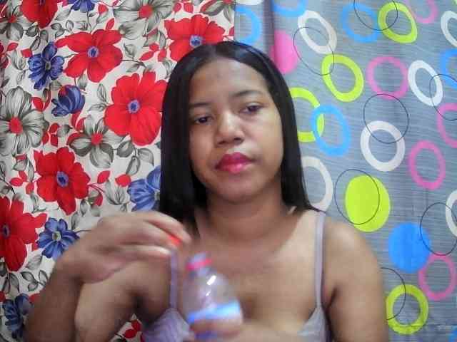 lesly11 webcam