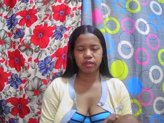 lesly11 webcam