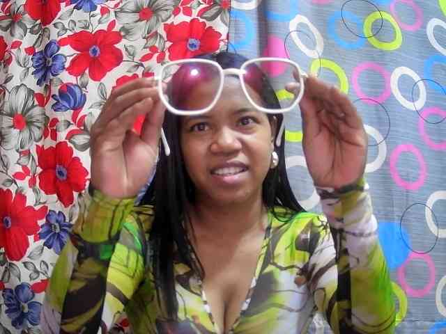 lesly11 webcam