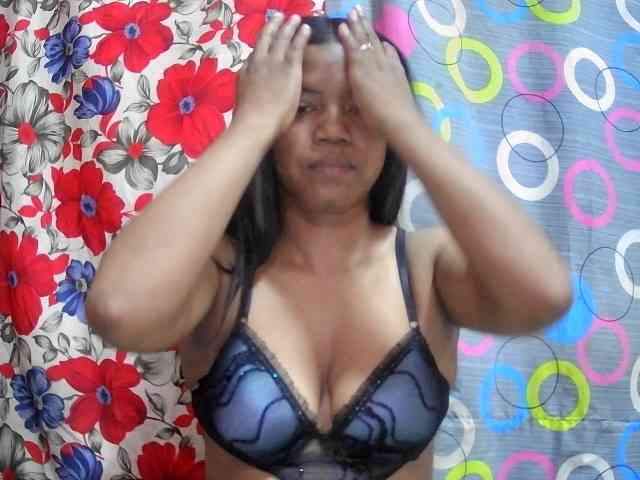 lesly11 webcam