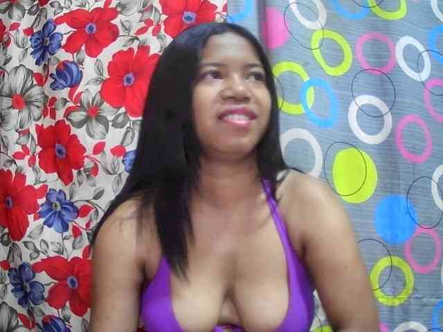 lesly11 webcam