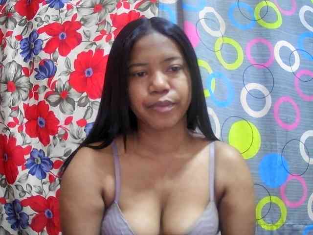 lesly11 webcam