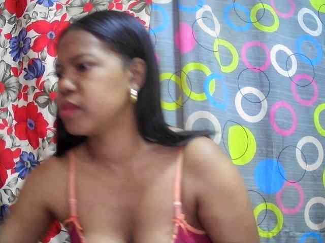 lesly11 webcam
