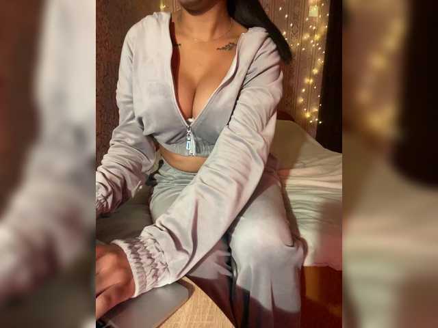 Smoking hot Lollypopp505 will stimulate your desires in a sensual live session Lollypopp505 from BongaCams