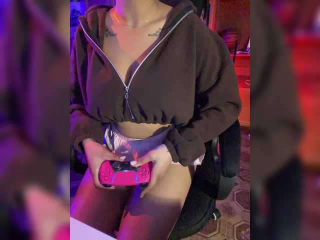 Lollypopp505's BongaCams show and profile