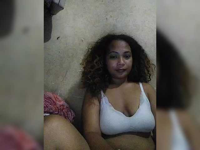 Pisouna's BongaCams show and profile