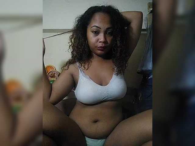 Pisouna's BongaCams show and profile