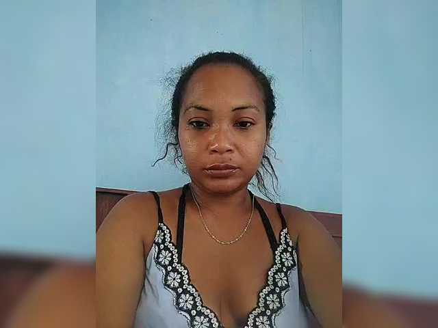 Pisouna Live Cam on BongaCams