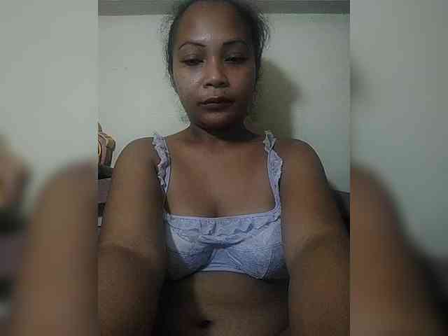 Pisouna Live Webcam on BongaCams