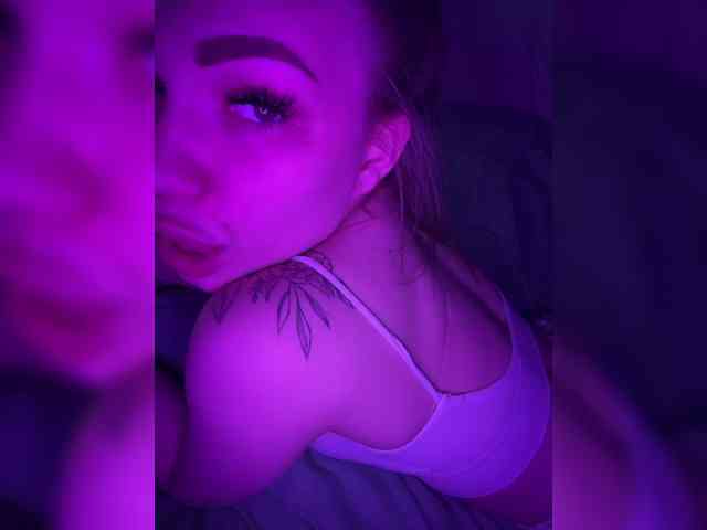 Alisonhasbeen1 webcam