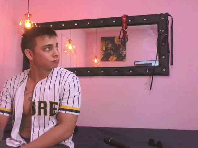 noahymia05 webcam