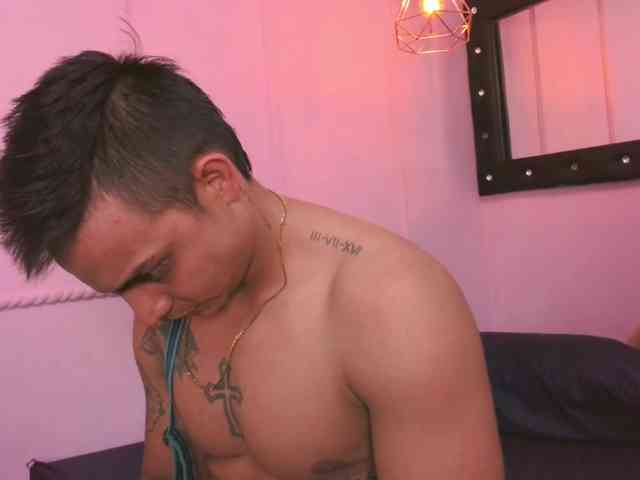 noahymia05 webcam