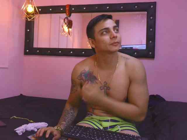 noahymia05 webcam
