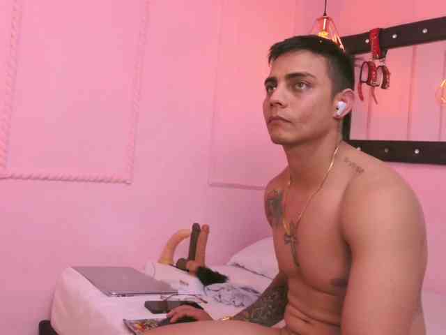 noahymia05 webcam
