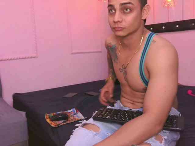 noahymia05 webcam