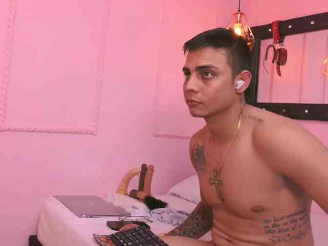 noahymia05 webcam