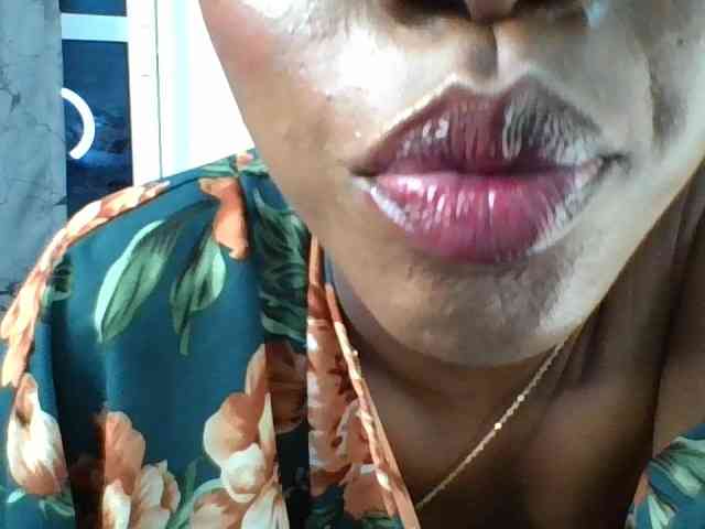 Sexyshazy webcam