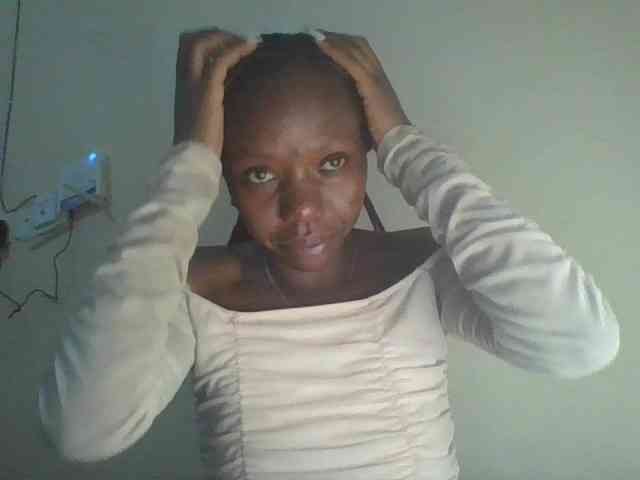 Sexyshazy webcam