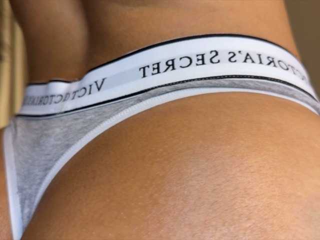 MiiaVega's BongaCams show and profile