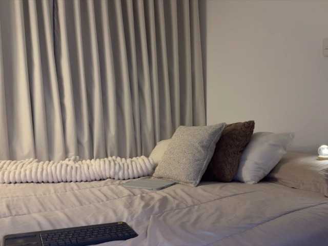 MiiaVega's BongaCams show and profile