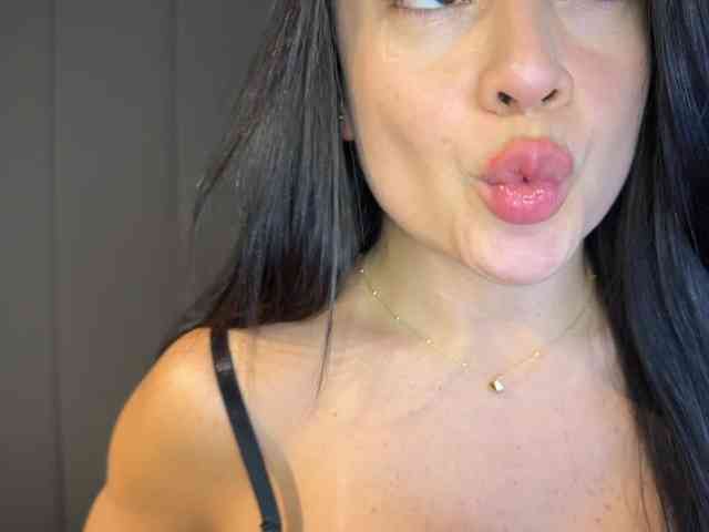 real live cam porn MiiaVega