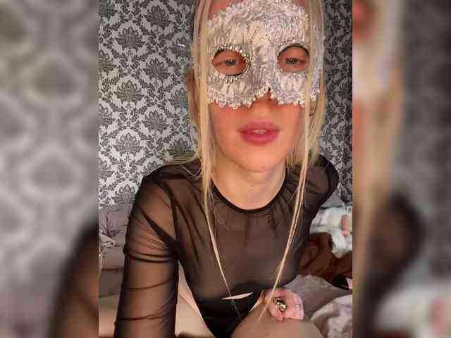 Juicy-Lily webcam