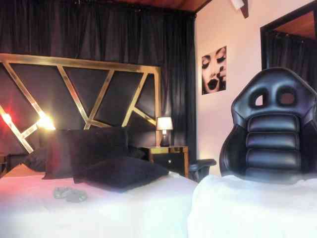 SamantaMilff Live Webcam on BongaCams