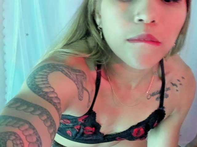 lannalee webcam bongacams model stream image