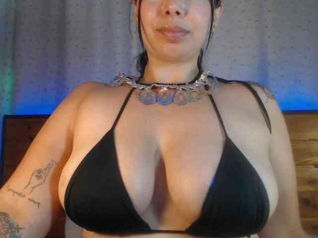 ValeriaKaur webcam
