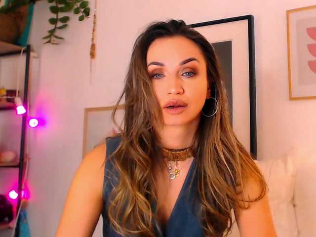 Alexandrawoow's BongaCams show and profile