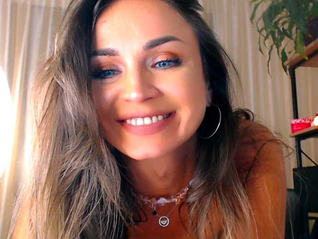 Sex chat gratuit in direct cu Alexandrawoow pe BongaCams