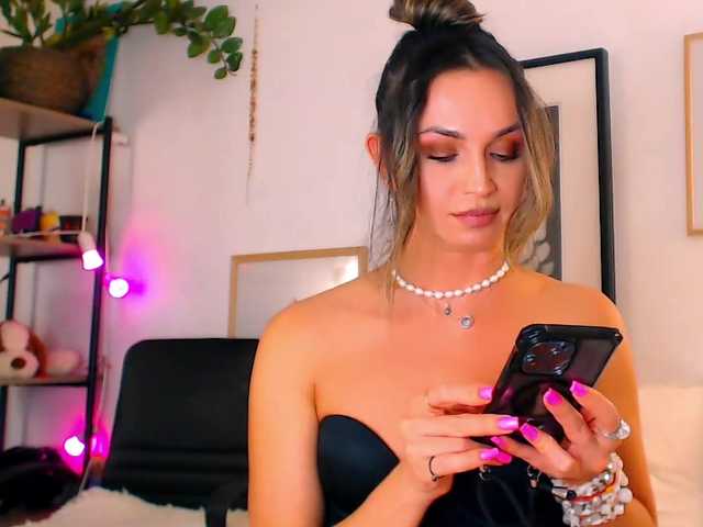 Alexandrawoow's BongaCams show and profile