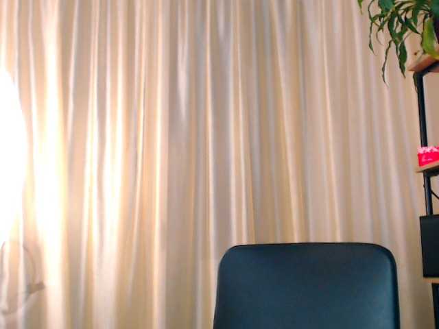 Sex chat gratuit in direct cu Alexandrawoow pe BongaCams