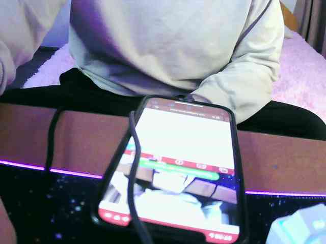 Elliott-White Live Webcam on BongaCams