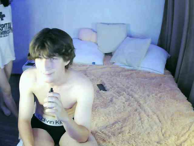 live free chat Elliott-White