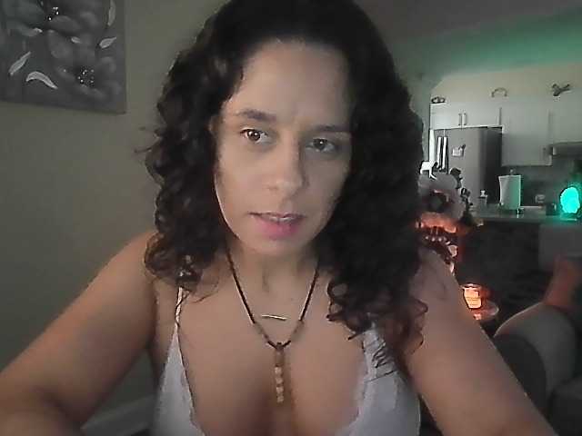 NativeAmericanSeductress webcam