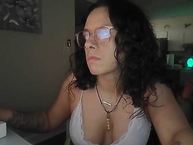 NativeAmericanSeductress webcam