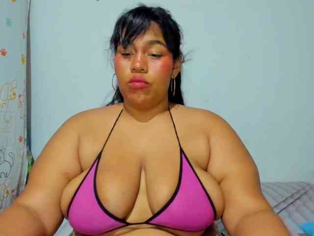 NayaraHanni1 webcam