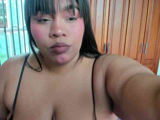 NayaraHanni1 webcam