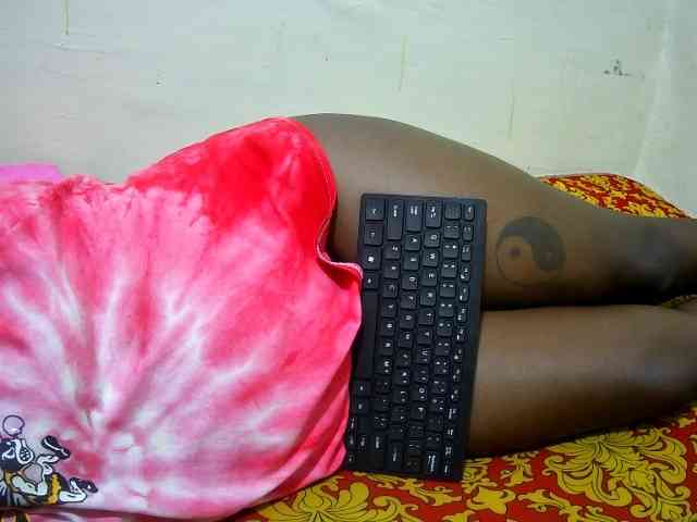 creamy-squirter webcam